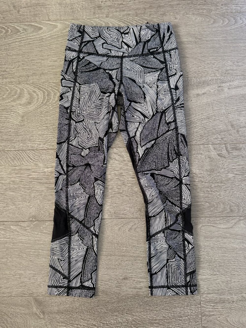 lululemon athletica White Abstract Print Mesh Leggings Womens Size 2